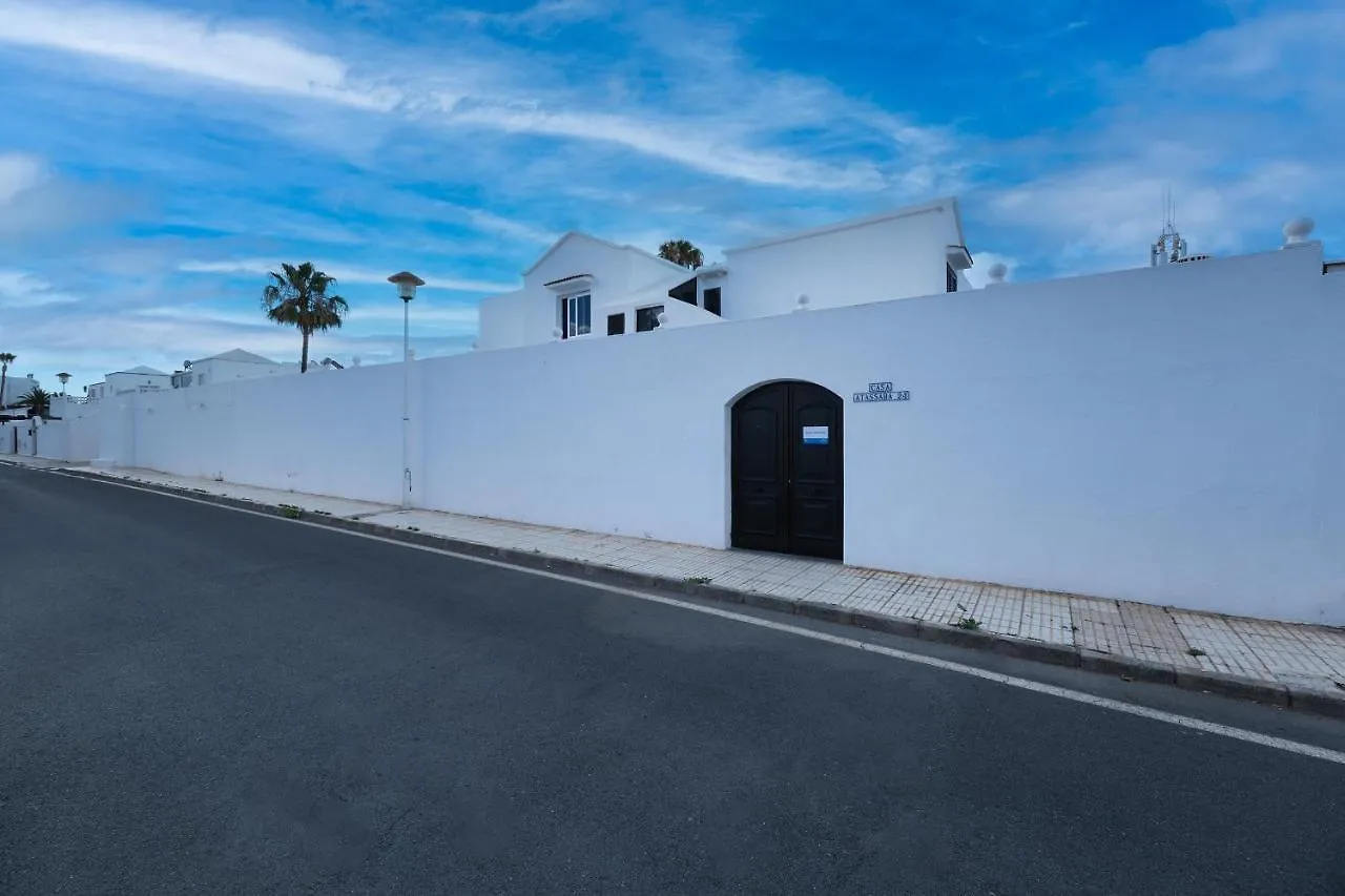 Сasa de vacaciones CASA ATASSARA a 500m de la playa Wifi con Fibra Villa Puerto del Carmen  España